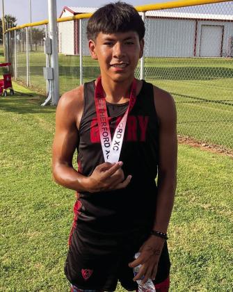 Above Left: Rylan Peralta continued his top five streak from last season with an incredible fourth place finish. Above right:The Geary High School cross country teams ran in their season opening meet at Weatherford Saturday. The girls’ team finished 6th out of 19 schools. Randi Upchego was the top Geary girls’ runner placing 33rd. Each runner for the boys’ team made his high school debut. Both high school and middle school teams will compete at Watonga Saturday.