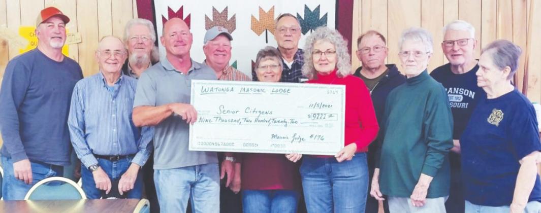 Masons Donate to Senior Center