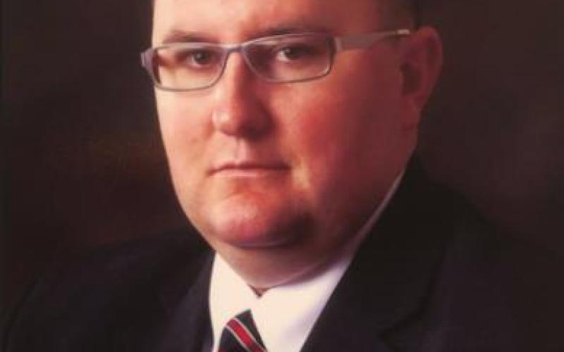 Dr. Garry Travis Bull