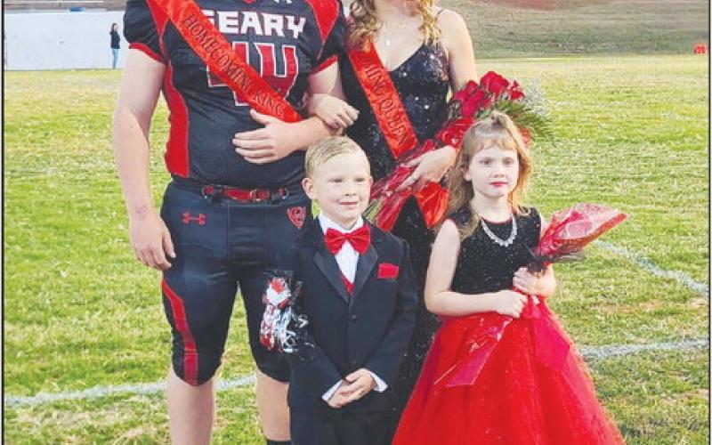 Nelson and Estep Crowned Homecoming Royalty