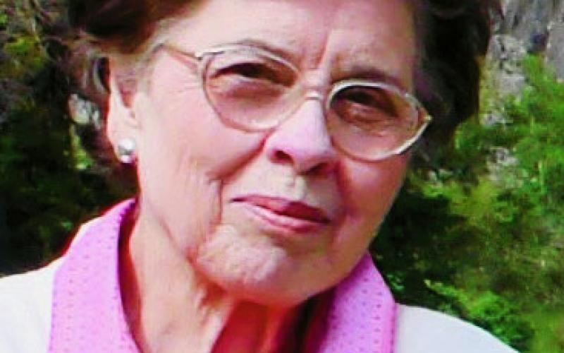 Wanda Jean Burnett Roach