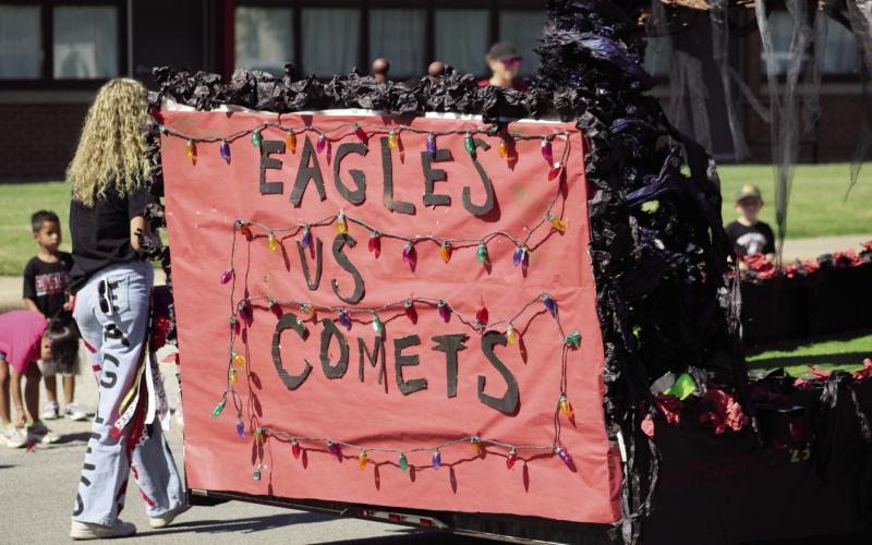 Eagles Soar to W at Homecoming