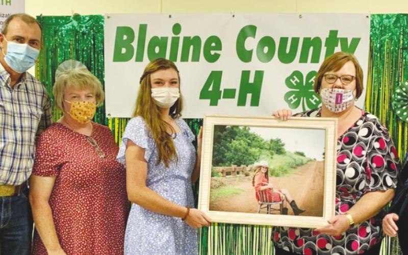 Hayley Spaeth was name the 2021 Blaine County Hall of Fame Winner at the Blaine County Achievement Program. Congrats Hayley and her parents Brian and Mandy Spaeth on this honor.