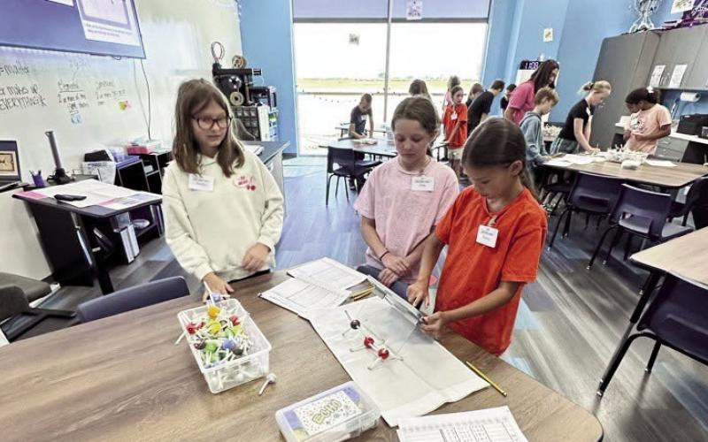 C E S Learning via Starbase
