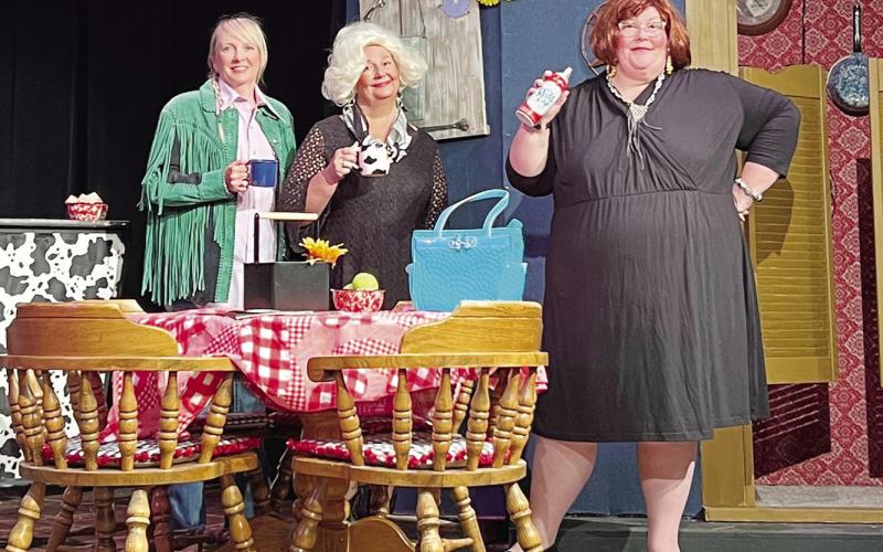 The queens of the screams - of laughter- in a dress rehersal for Rex’s Exes. The show will hit the boards on Saturday, April 2022.