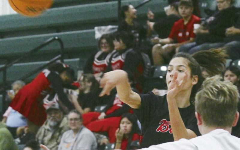 Basketball Falls to Thomas on the Road