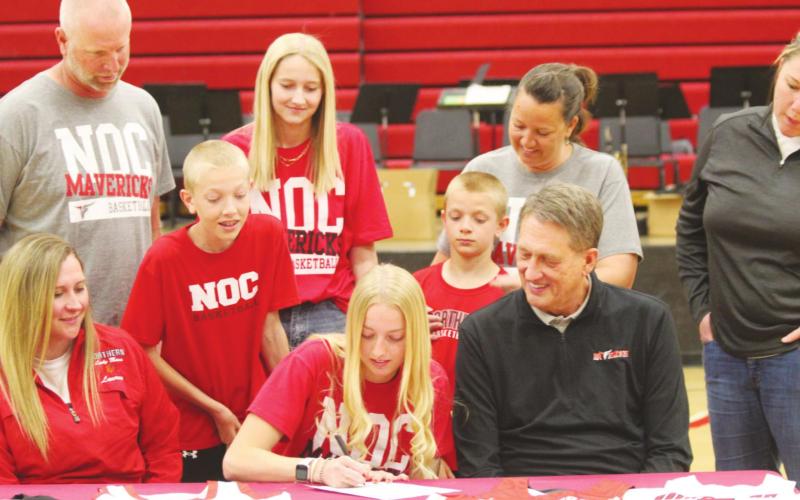 Hussey Signs on to Play College Basketball at NOC