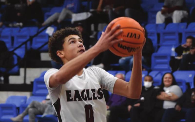 Watonga’s Deondre Dunn goes up for two points during a game last week. The boys team went 3-1 on the week to improve to 8-3 on the season. Brenda Geels | Watonga Republican