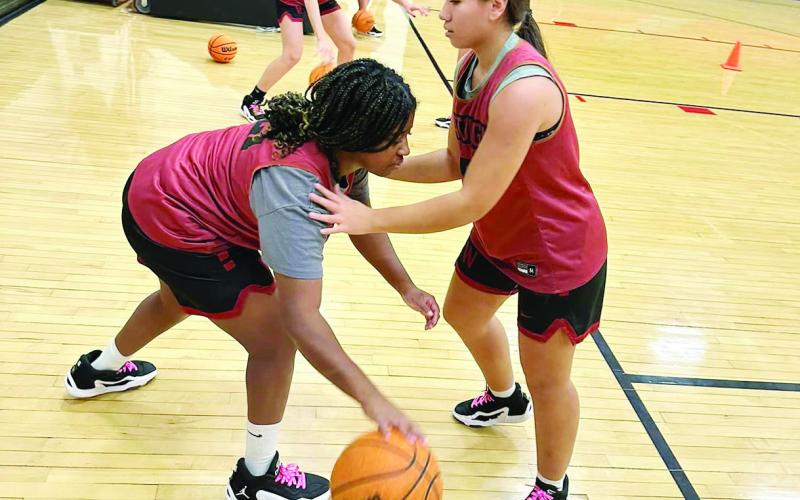 they hit the courts. The girls next play in the Three Rivers Tournament at Hennessey on January 4-6. They will take on host Hennessey Thursday at