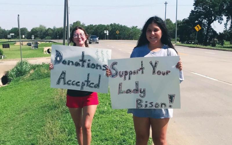 Lady Bison Softball Holds Car Wash Fundraiser