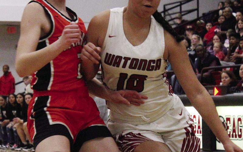 Lady Eagles Win on Senior Night