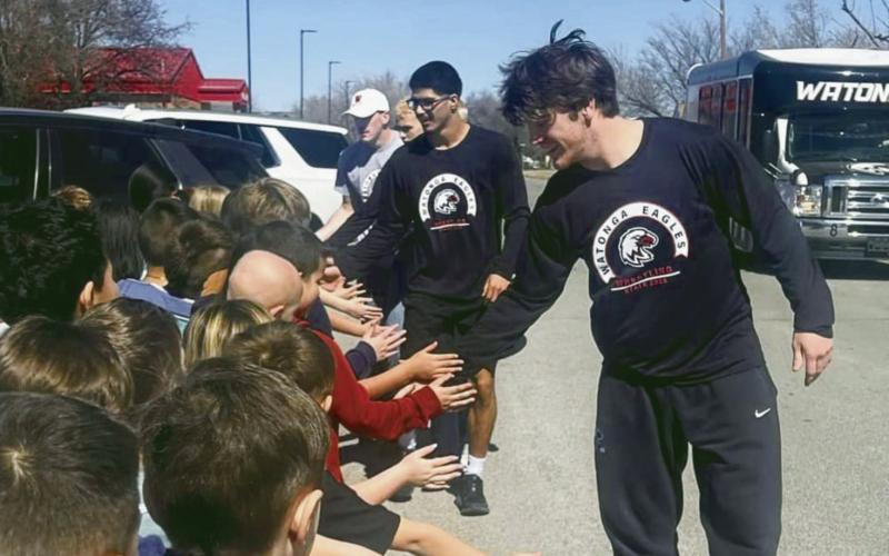 Lifters, Wrestlers Show Power