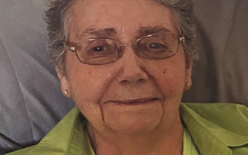 Esther L. (Robinson) Moorhead