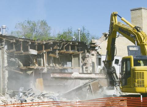 Board Discusses Plans for Dunbar Memorial