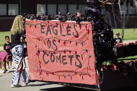 Eagles Soar to W at Homecoming