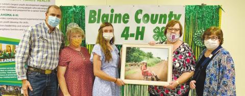 Hayley Spaeth was name the 2021 Blaine County Hall of Fame Winner at the Blaine County Achievement Program. Congrats Hayley and her parents Brian and Mandy Spaeth on this honor.