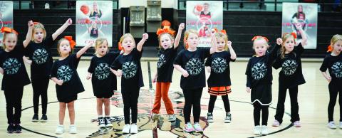 Calumet Mini Cheer Shows Off