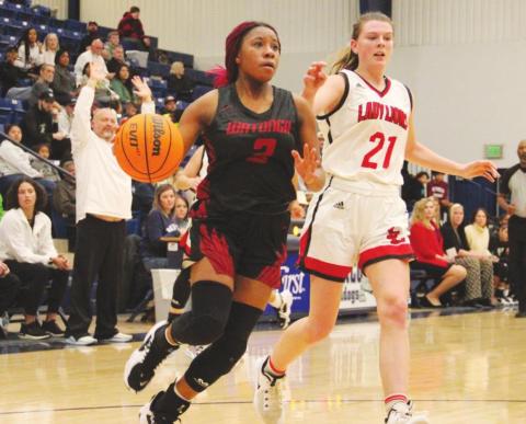 Watonga Basketball Soars at Minco Tourney
