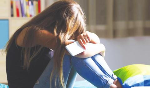 How Can Parents Prevent Digital Damage to Teens?