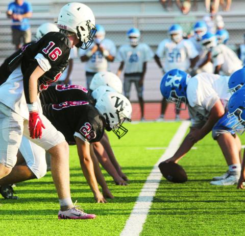 Eagles Turn it on at Scrimmage